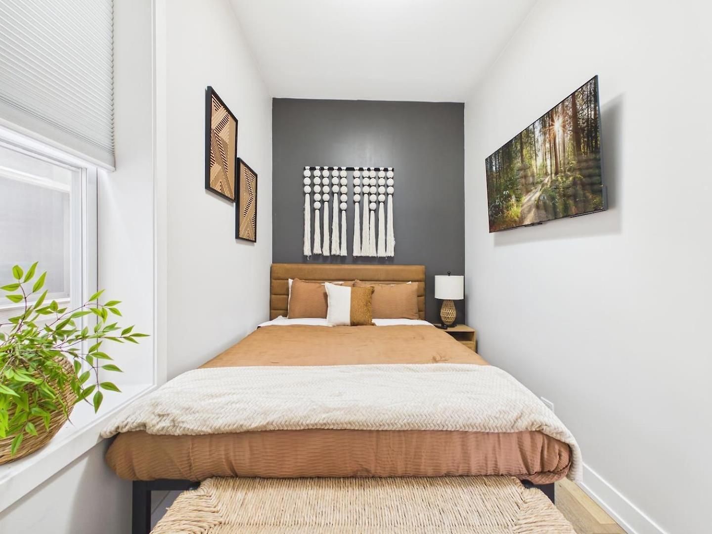 Zen Escape Patio Free Parking Apartment Chicago