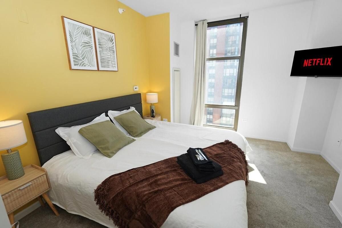 18th Floor 2br Grant Park With Balcony, Gym *