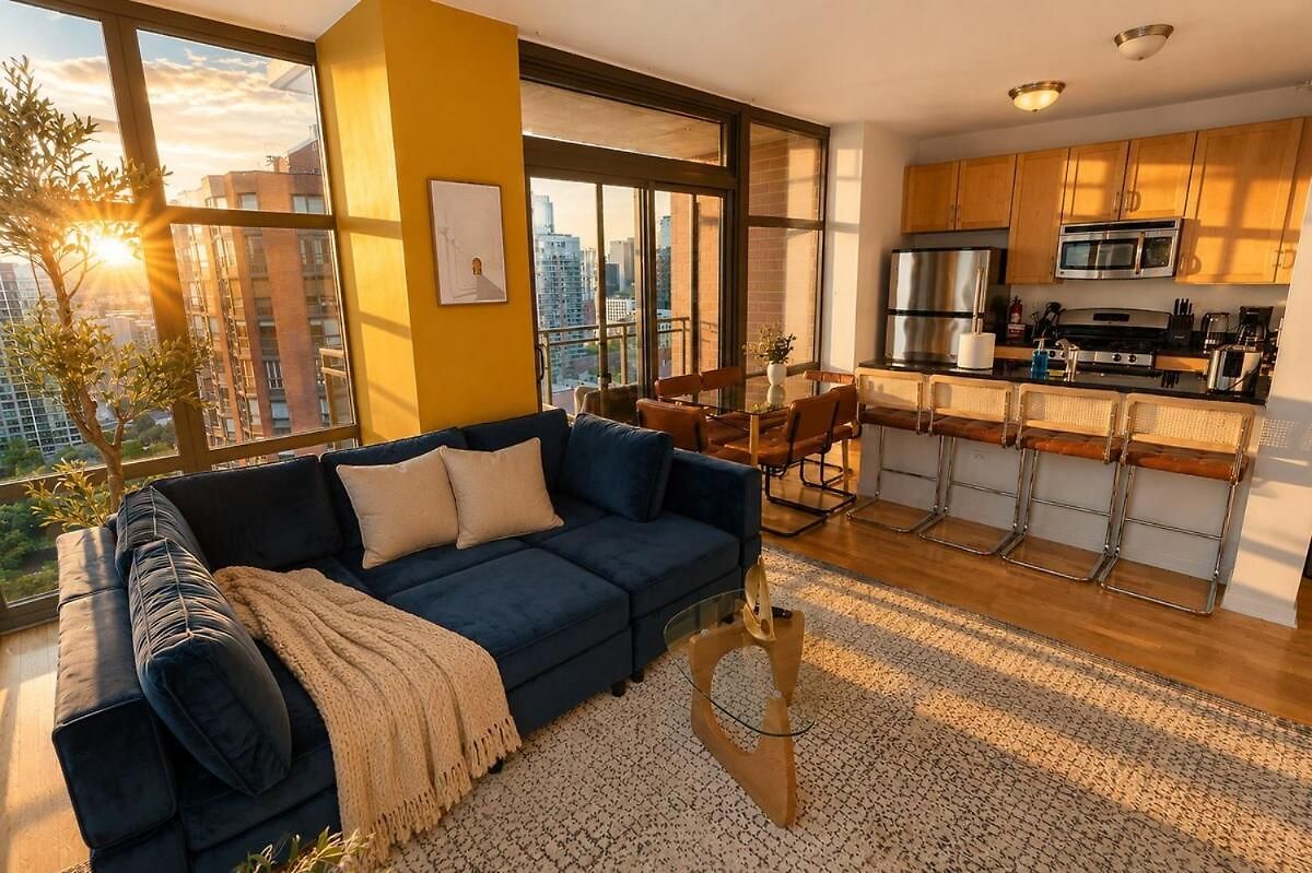 Luxury 21st Floor Skyline Views Near Grant Park Apartment Chicago
