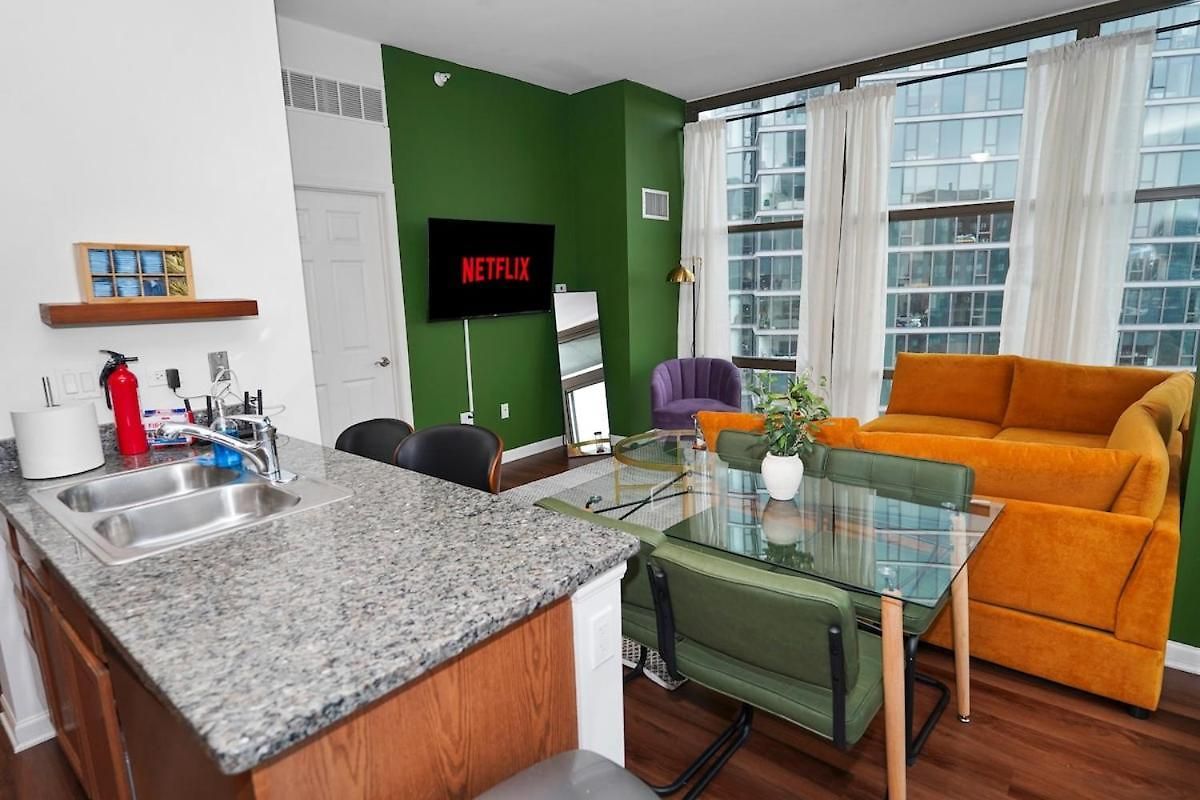 Skyline 2br On 20th Floor Near Grant Park With Paid Parking Apartment