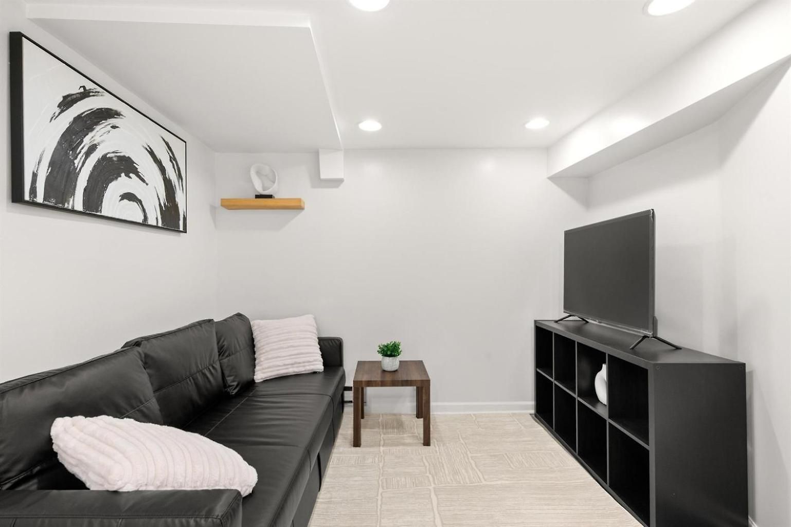 2br Garden In Lakeview Walk To Wrigley * Chicago