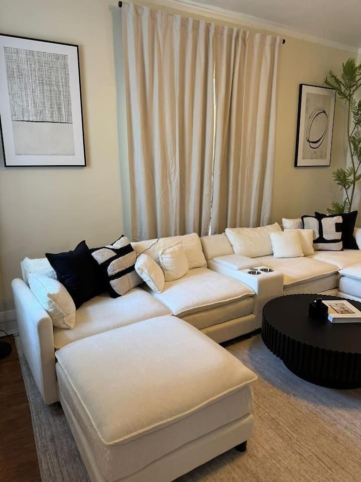 Walk To The • Private Office • 5br Apartment