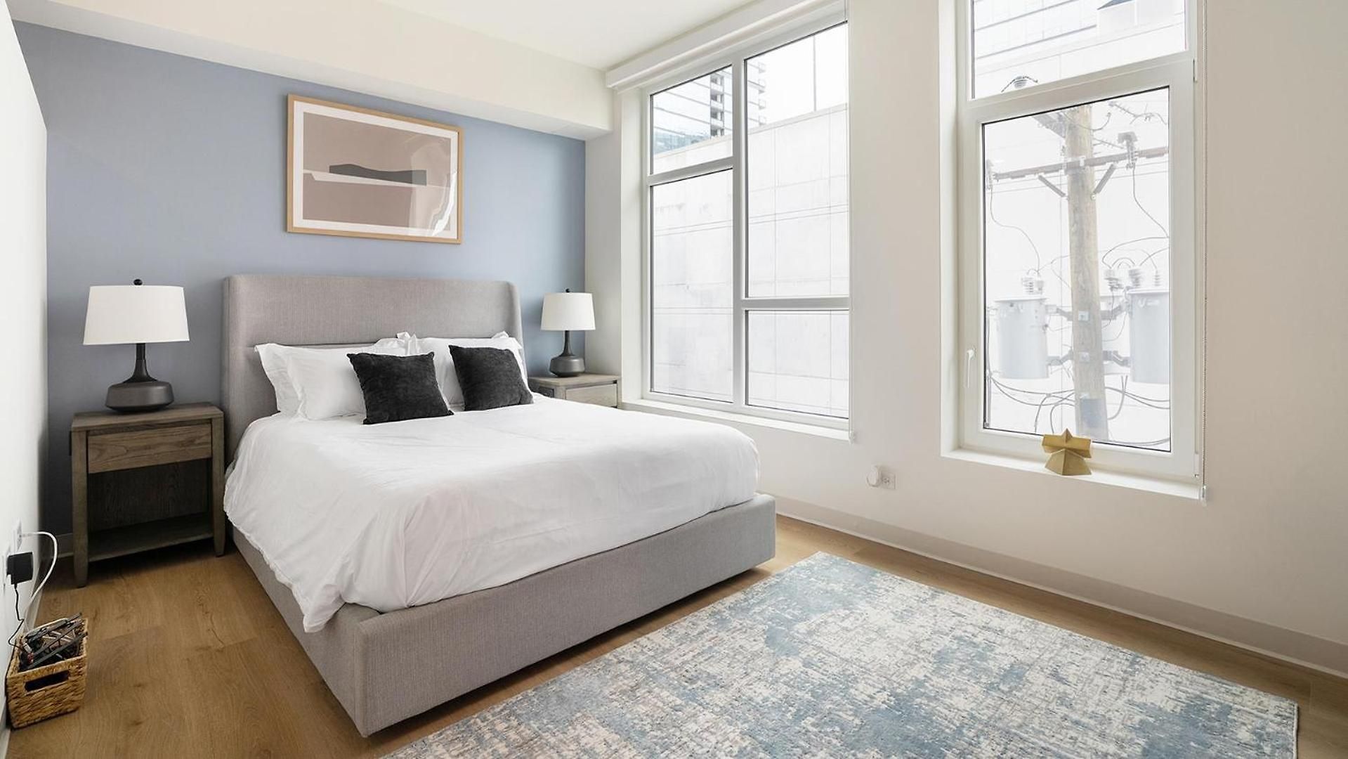 Landing Spectacular In Lincoln Park