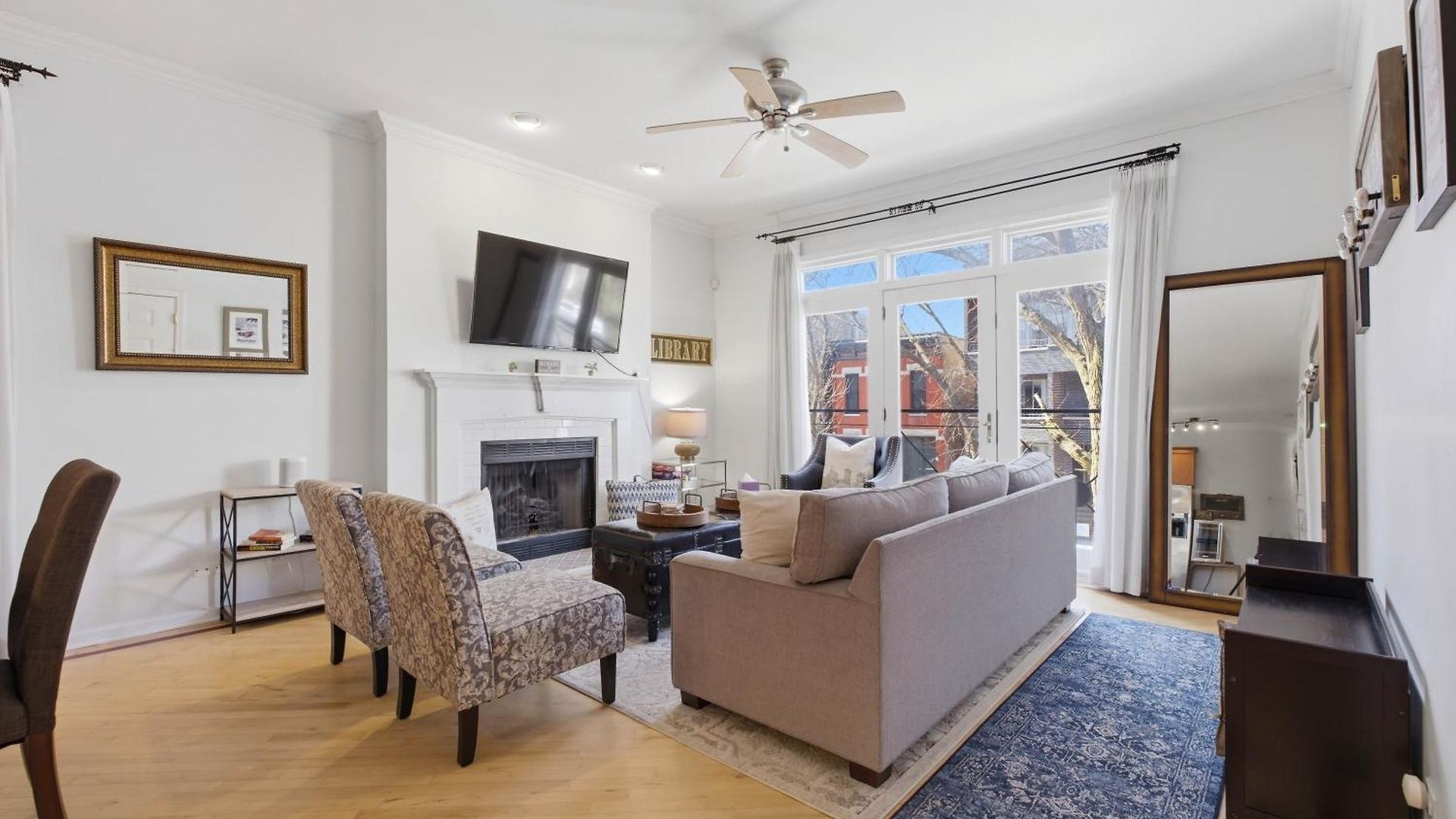 Heart Of East Village 2-bed 2-bath Peaceful Oasis * Chicago