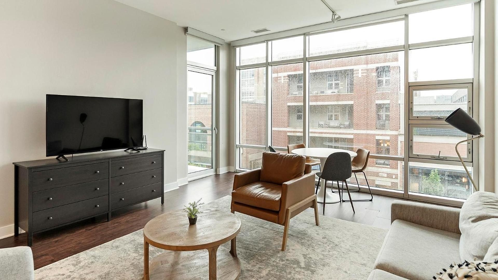 Landing Stylish 2bd Gym Rooftop Lounge Apartment Chicago