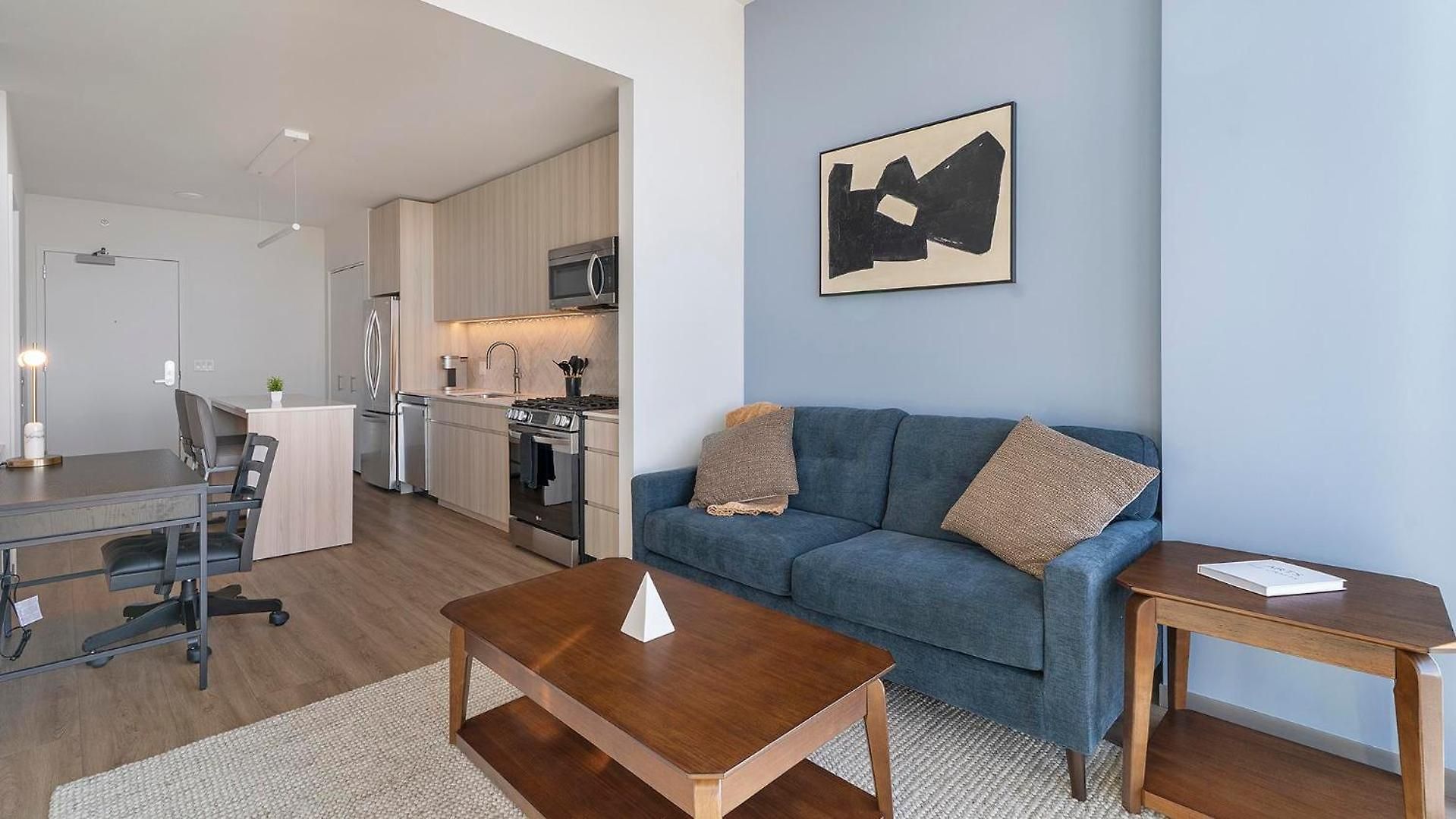 Landing Incredible 1bd Gym Pool Chicago