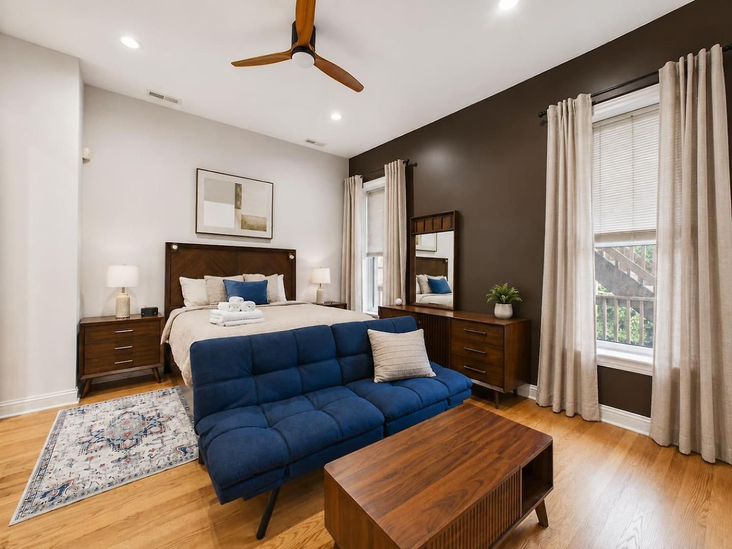 Spacious 3br Near Hyde Park Garage Pets Apartment Chicago