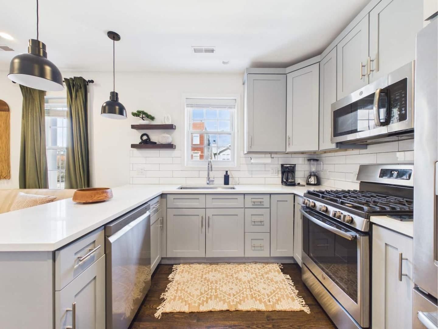Peaceful Boho Retreat Free Private Parking Apartment Chicago