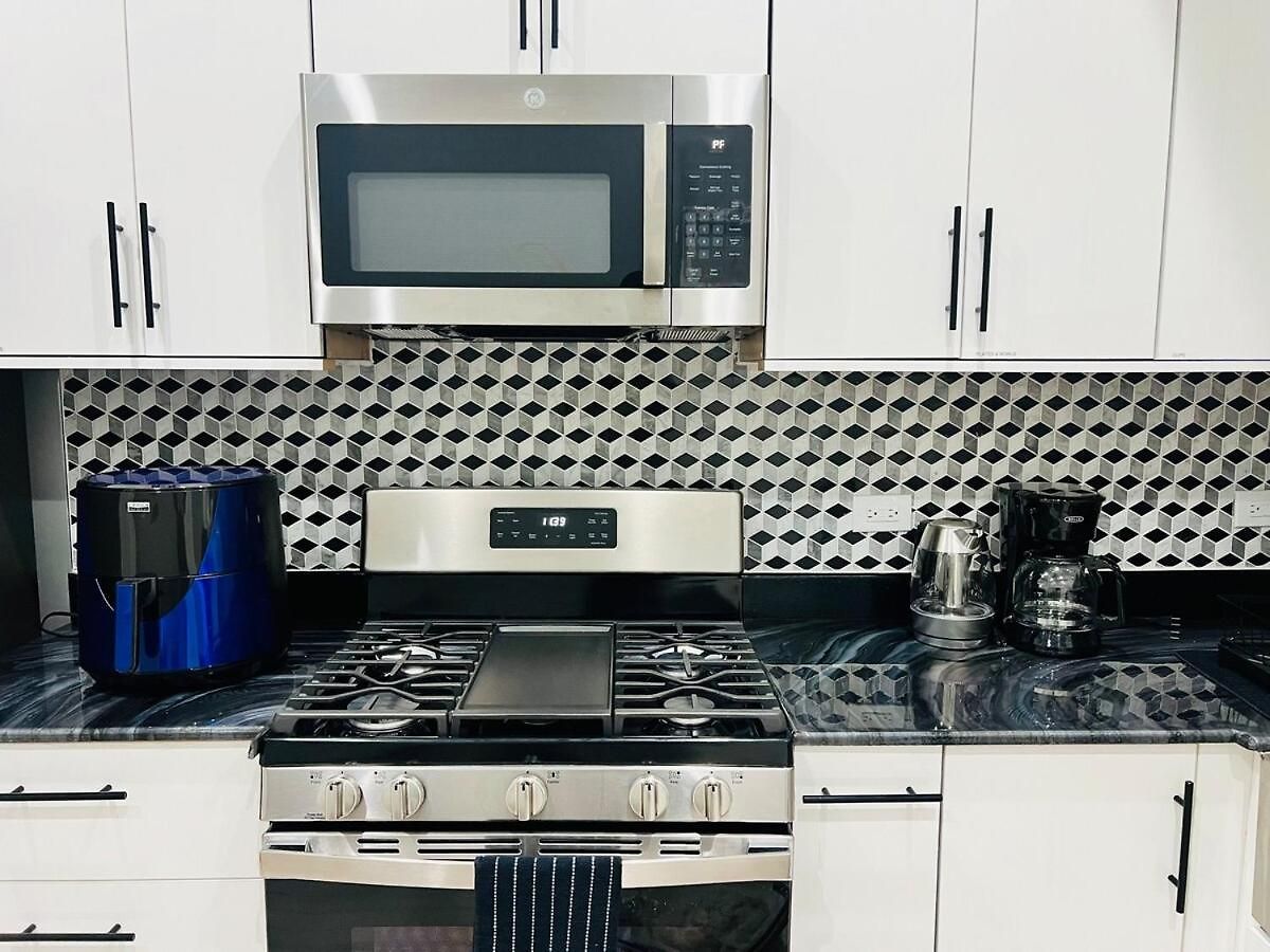 Modern 4br-3ba Near Public Transit And Wfh