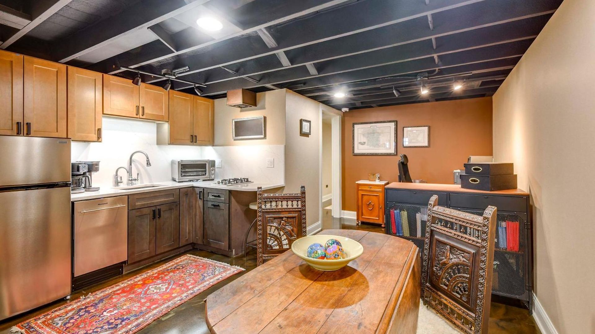 Cozy Retreat Near Wrigley & Universities