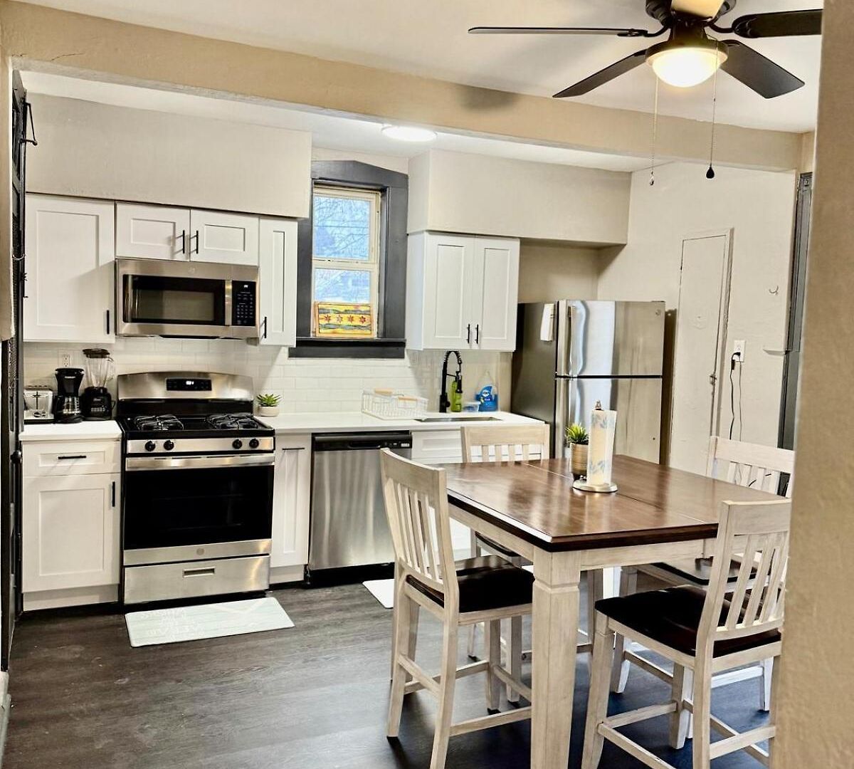 Apartment Modern 1br Near Midway - Cta Train - Golf Nearby Chicago