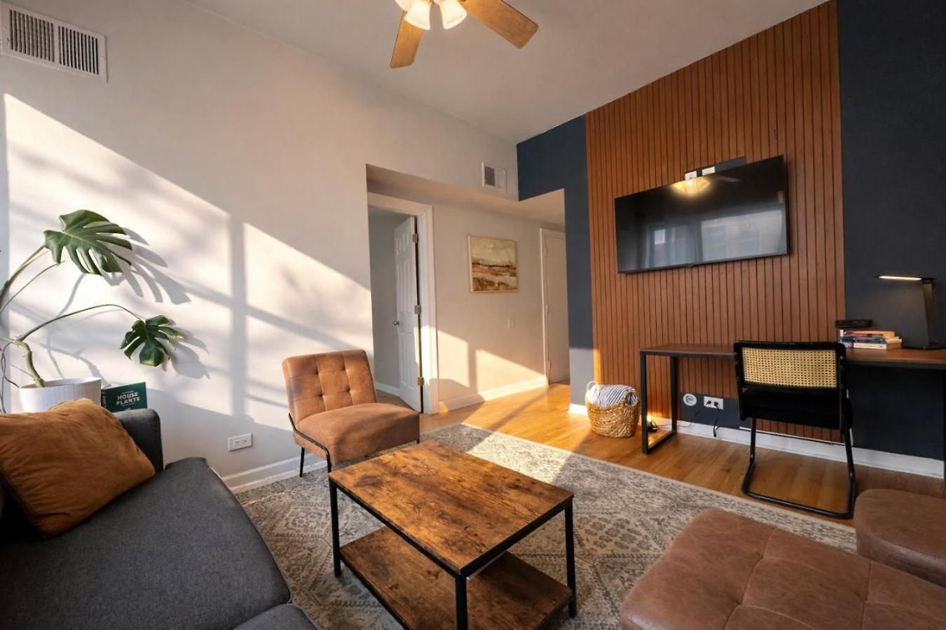 Flexhome Ukrainian Village • 2br • Convenient Walkability - Sleeps 6 *
