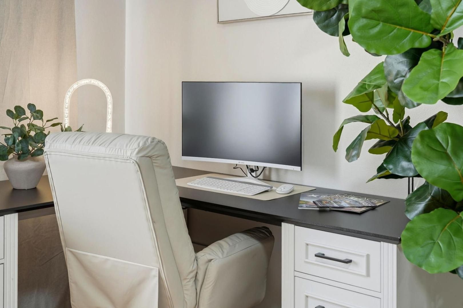 3br Near O'hare • Office • Coffee Bar • Sleeps 9 Chicago