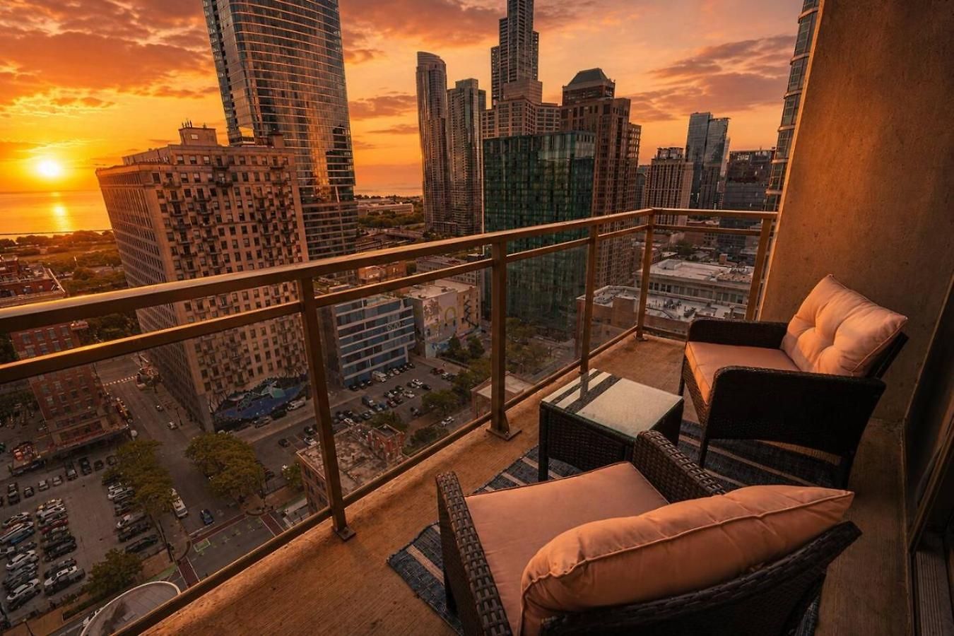Apartment Skyline 24th Floor Near Grant Park Chicago