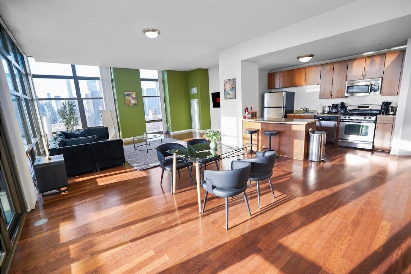 29th Floor 2br Grant Park With Balcony, Gym Apartment *