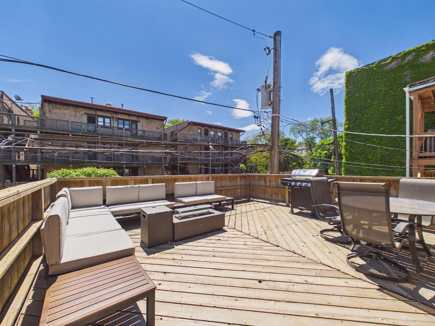 Luxury Wrigley Getaway 2br Parking * Chicago