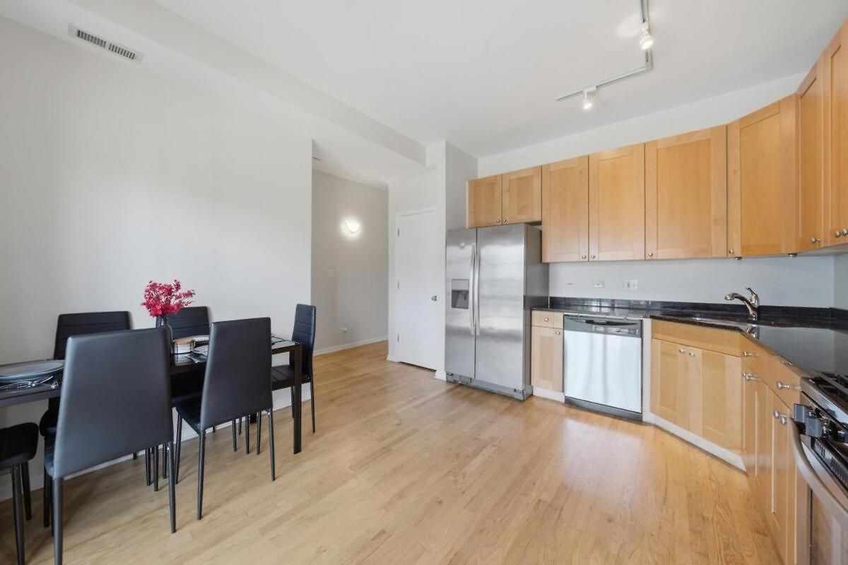 Closest To The United Center 3 Bedrooms & Futon * Chicago