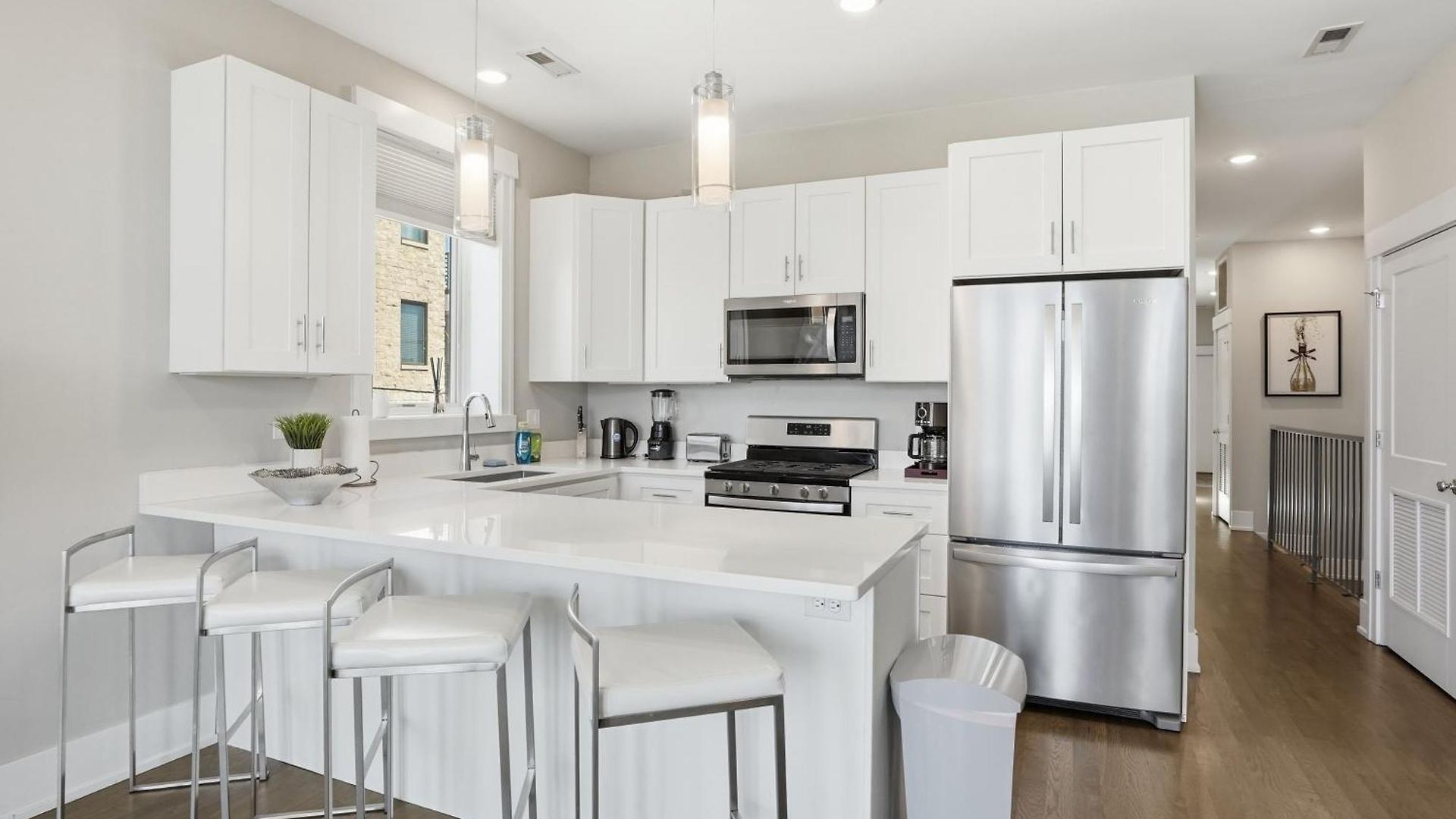 Elegant Oasis 2 Bed 2 Bath Near Downtown And United Center Apartment Chicago