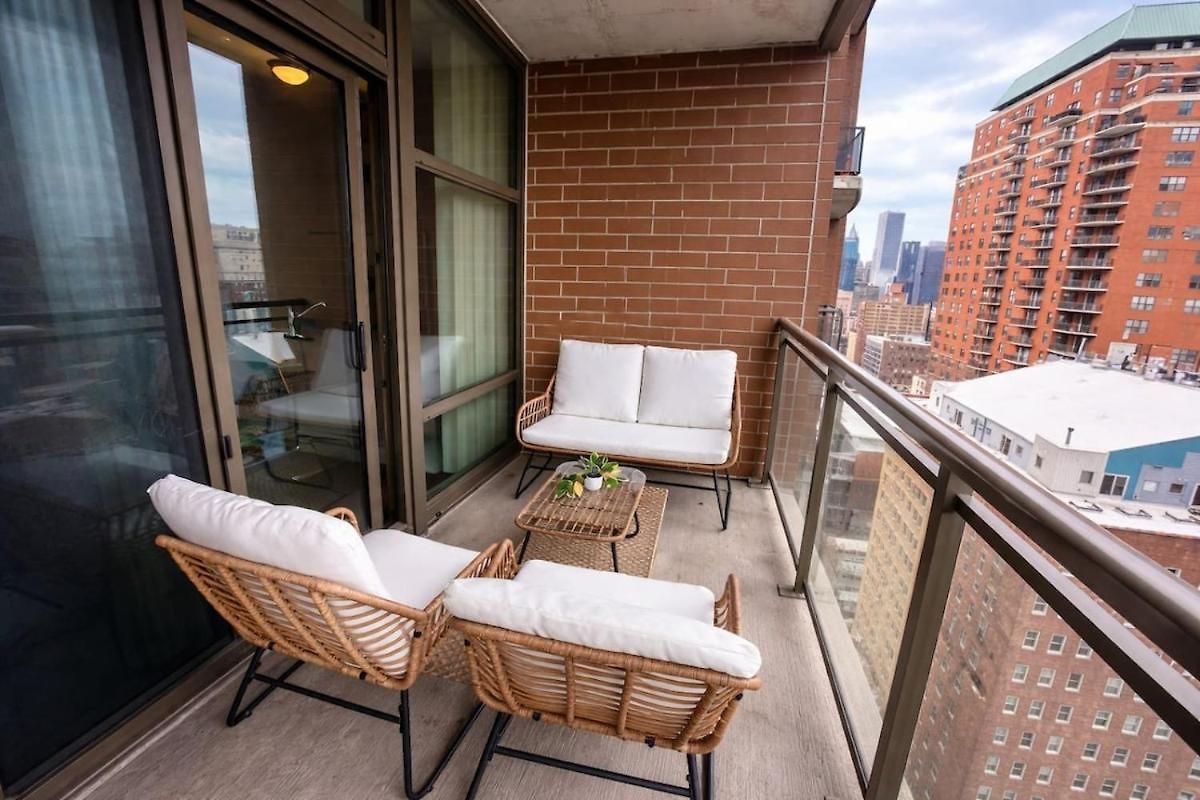 Modern 2br Skyline - 5 Min To Grant Park Apartment Chicago