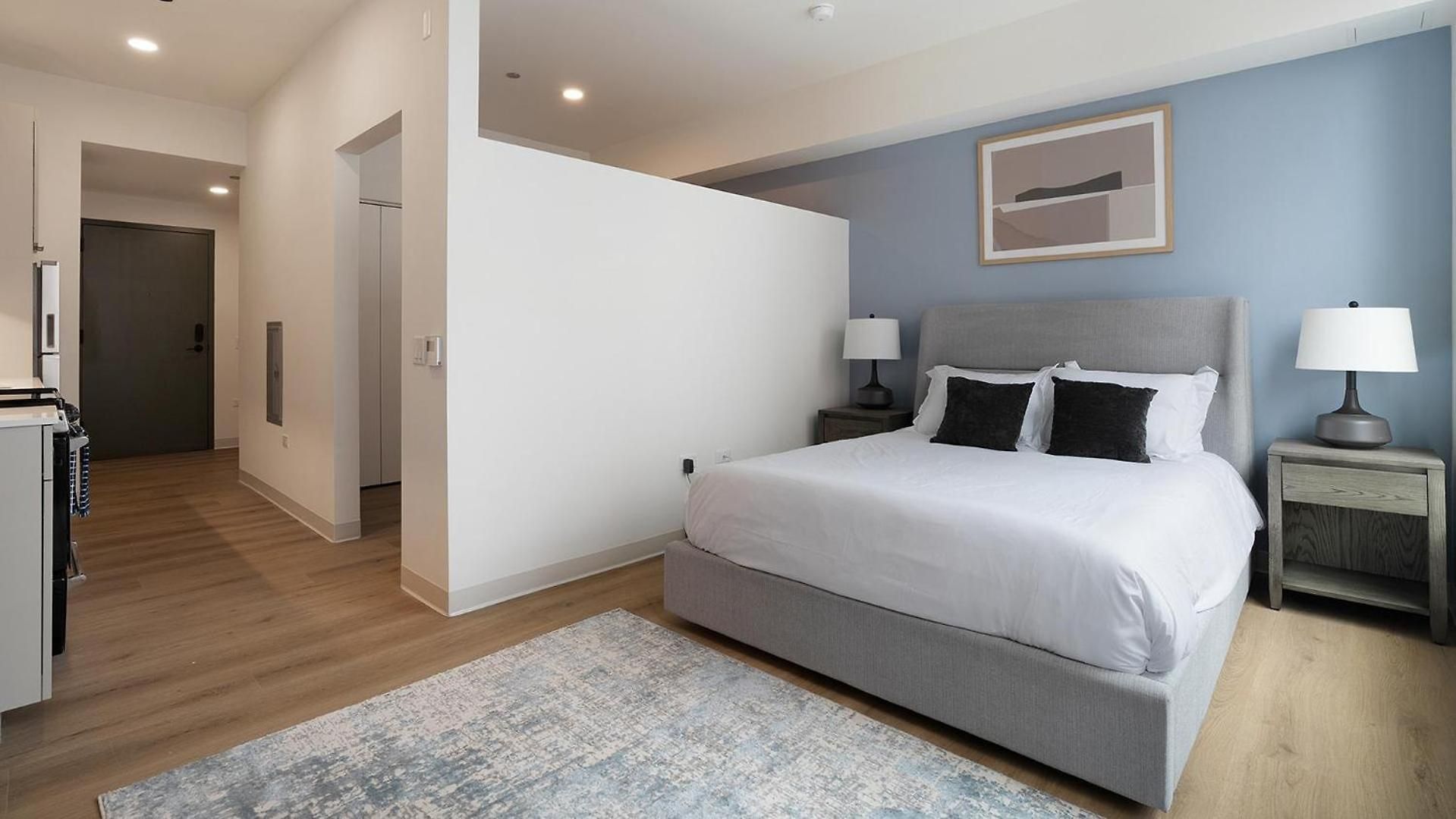 Apartment Landing Spectacular In Lincoln Park