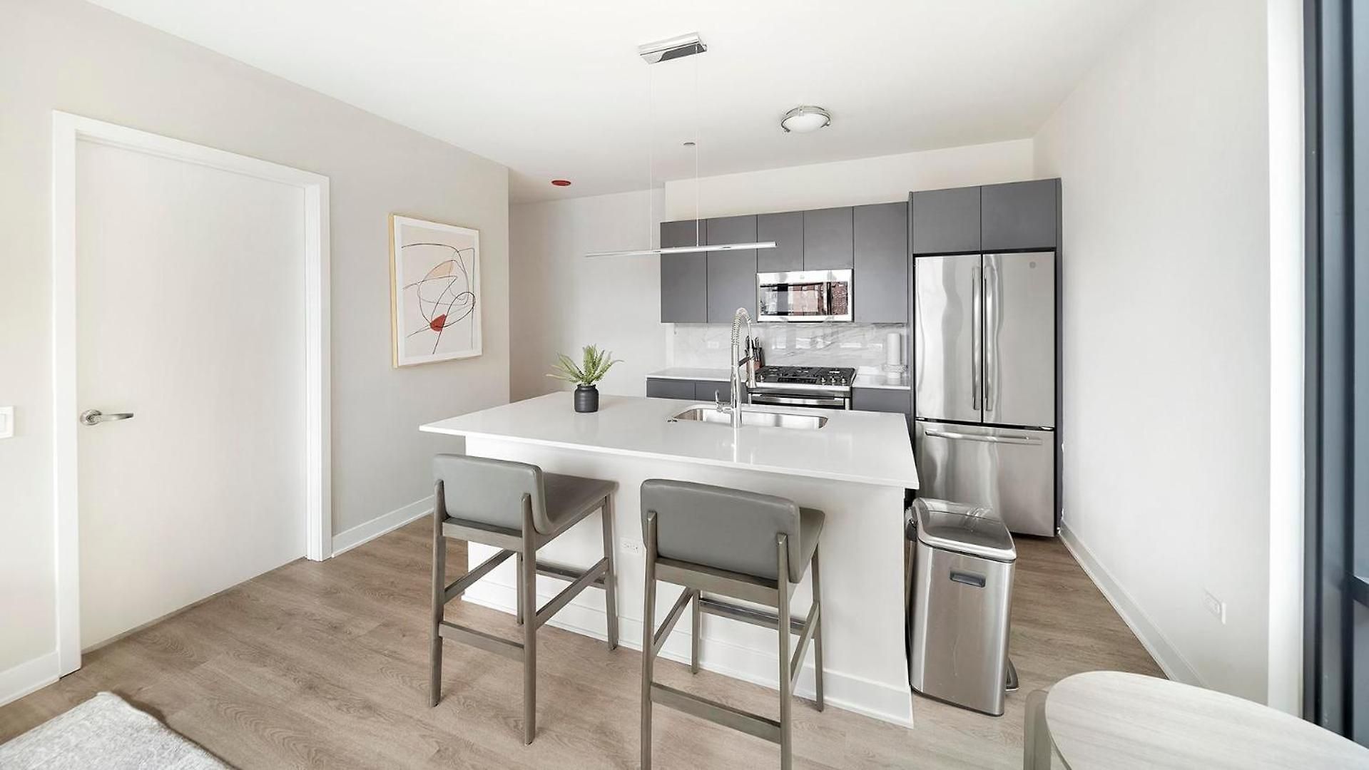 Landing Modern 2Bd Gym Pool Apartment *