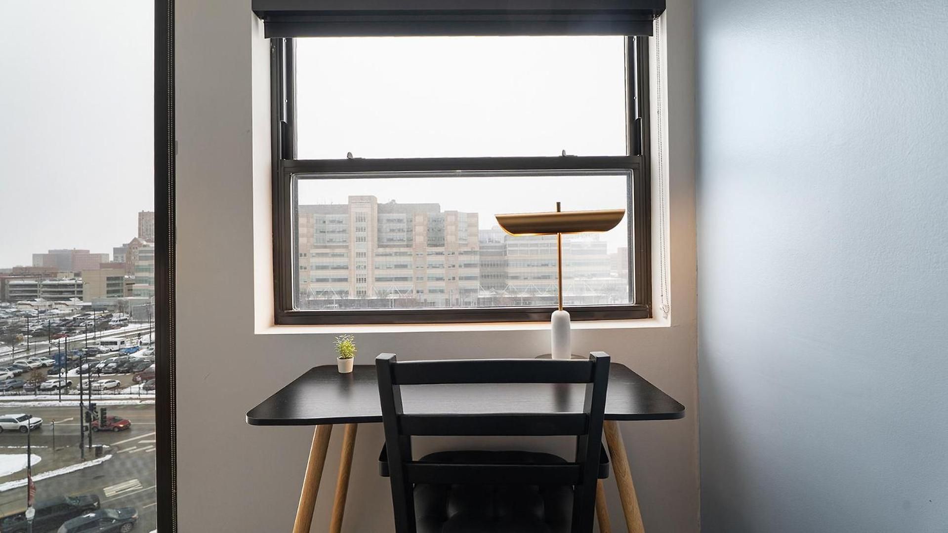 Landing Spectacular 2Bd Rooftop Lounge Apartment *
