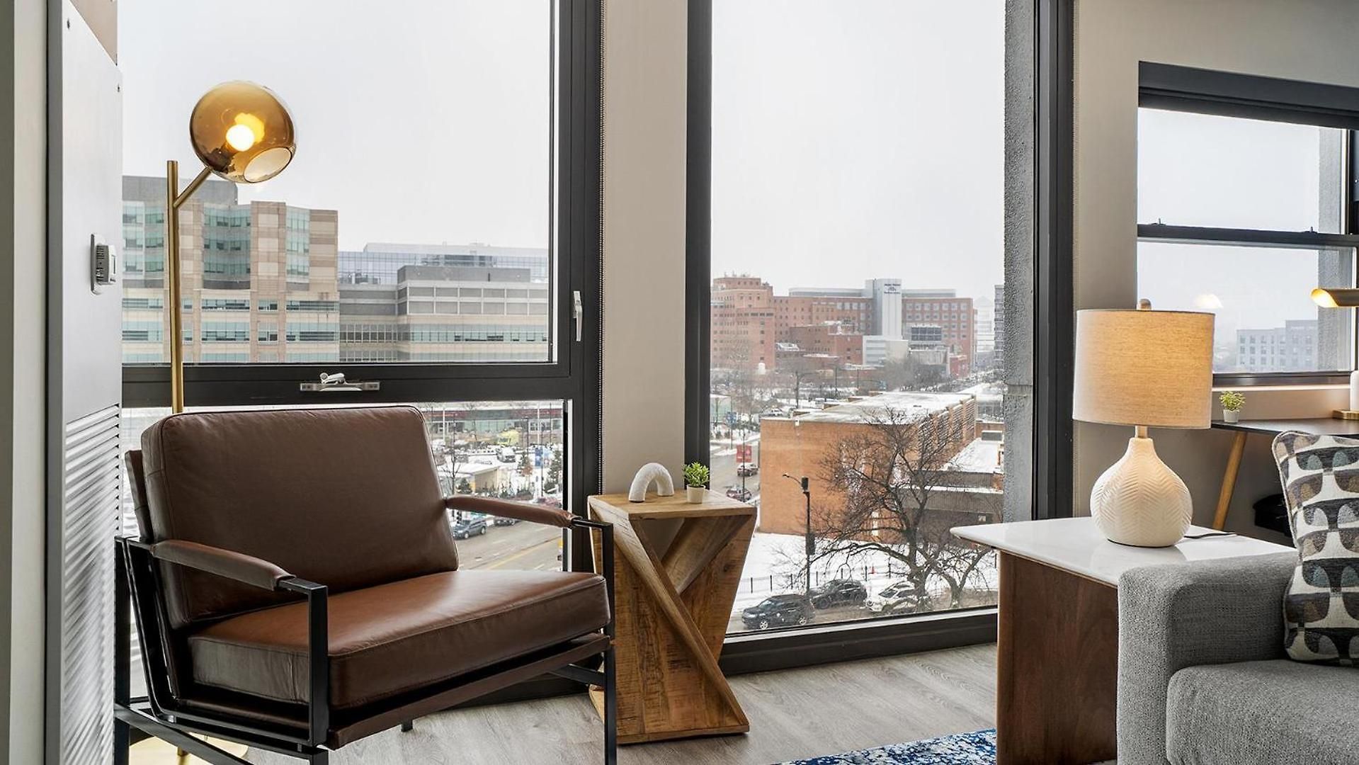 Landing Spectacular 2Bd Rooftop Lounge *
