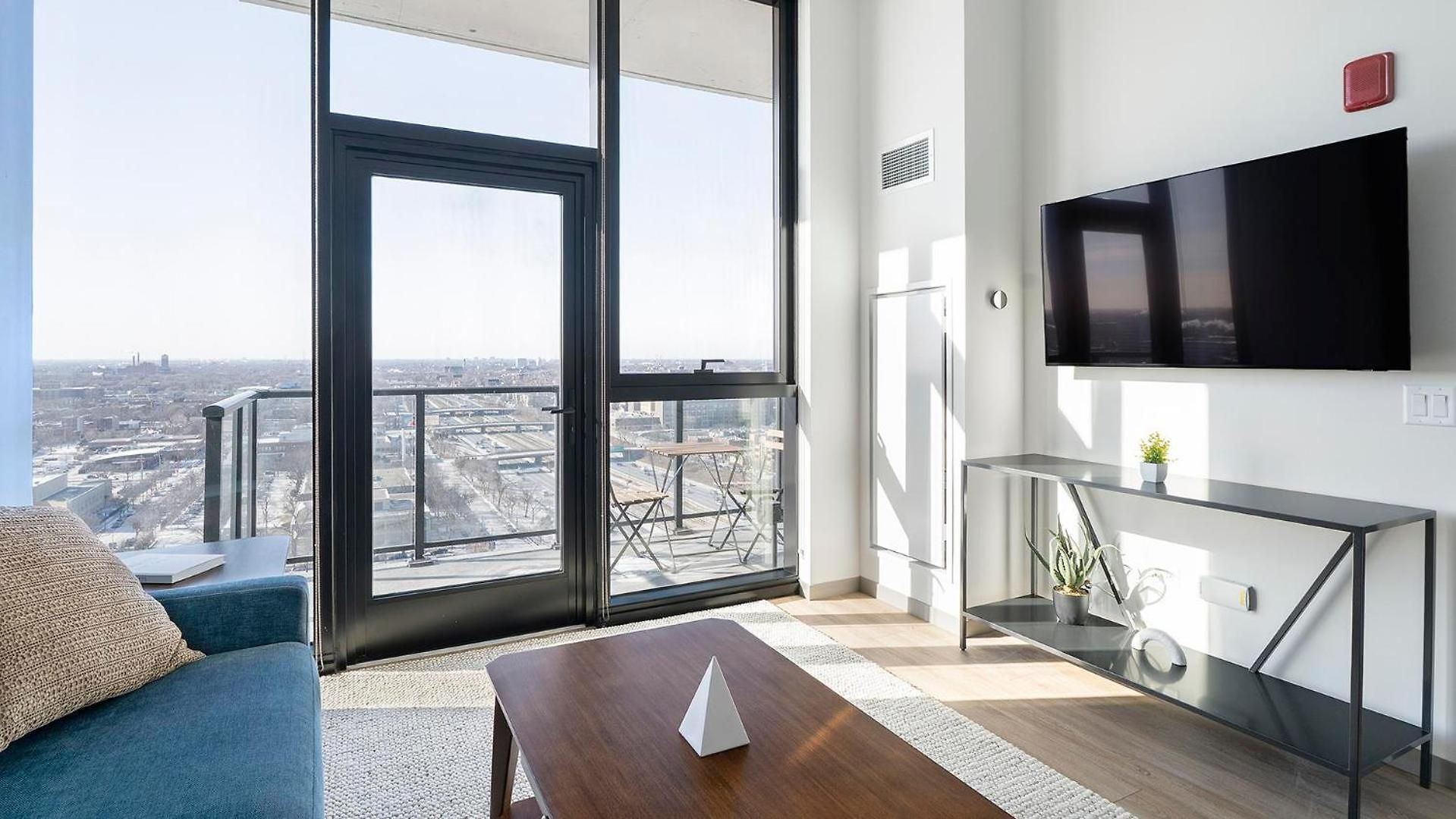 Apartment Landing Incredible 1bd Gym Pool Chicago