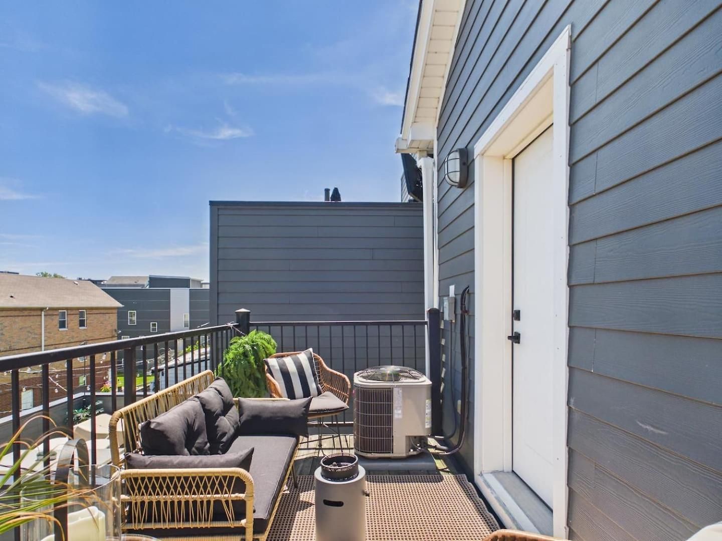 Boho Escape Parking Balcony * Chicago