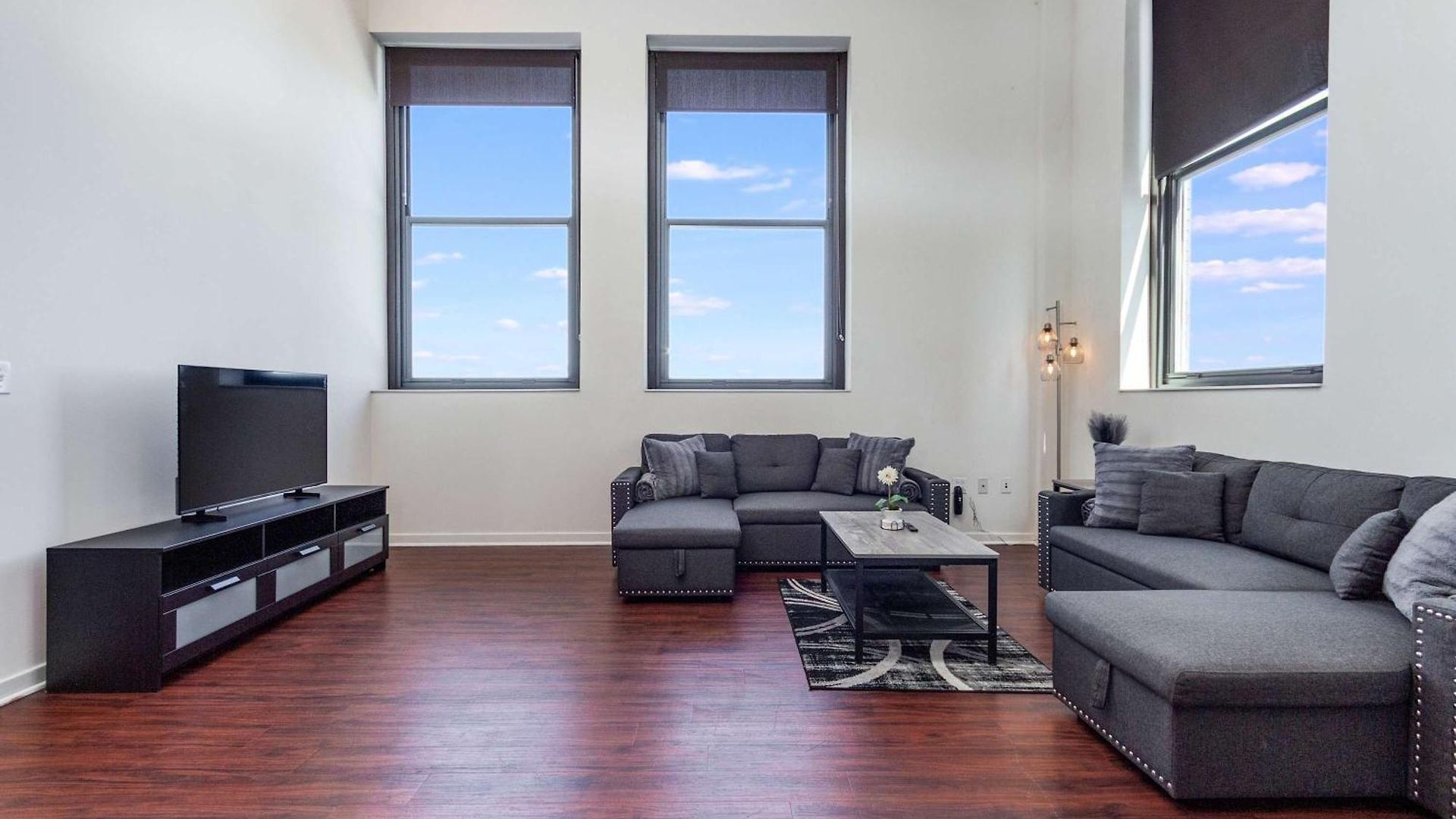 Downtown With Free In & Out Parking-2 * Chicago