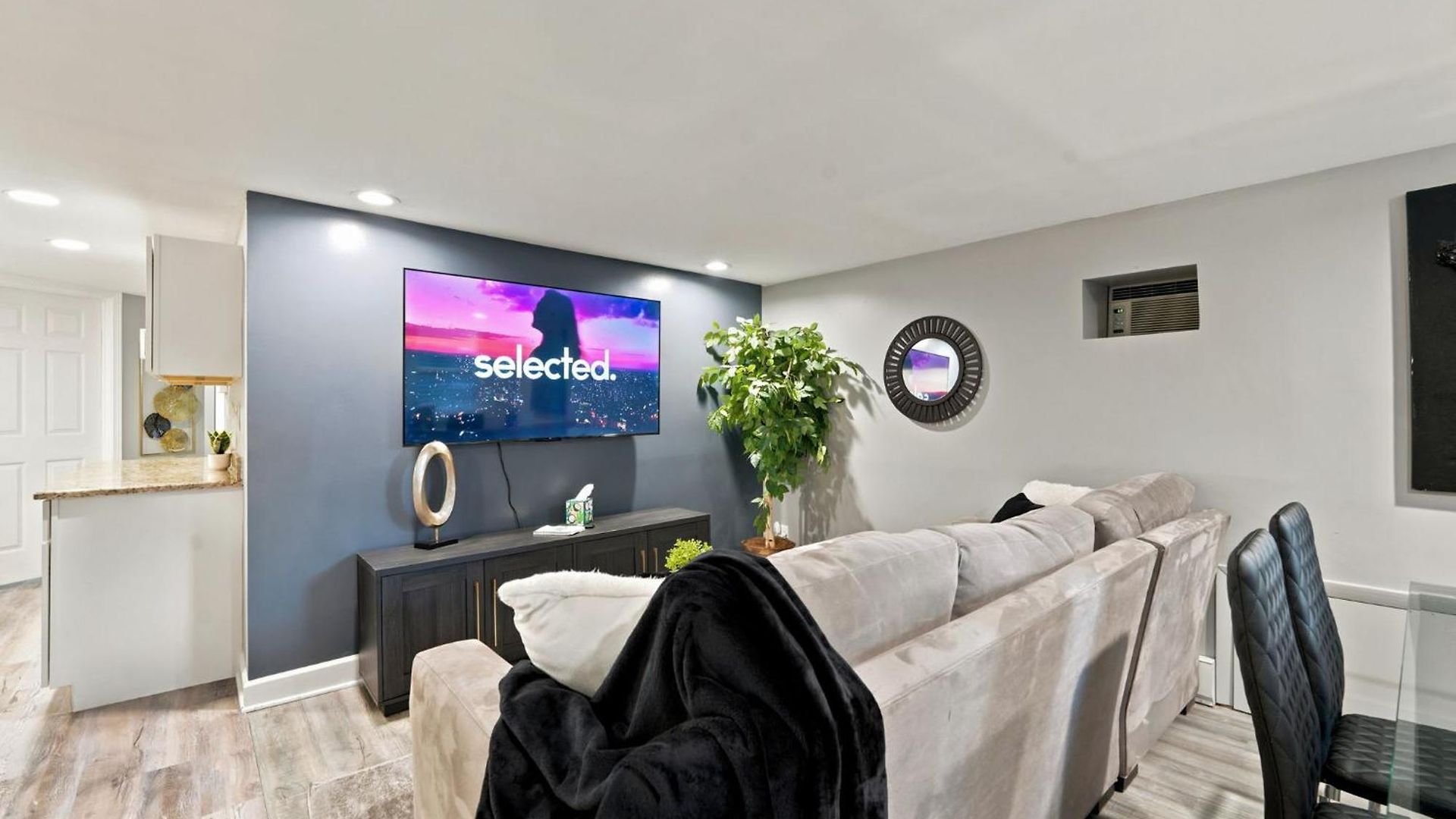 River West Retreat 2 Bedroom Garden Unit Apartment *