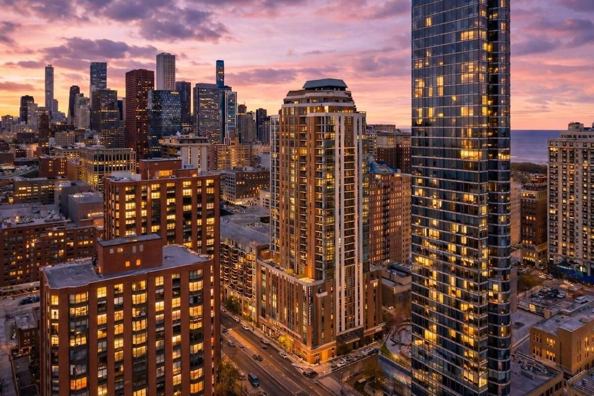 Apartment Modern 2br Skyline - 5 Min To Grant Park