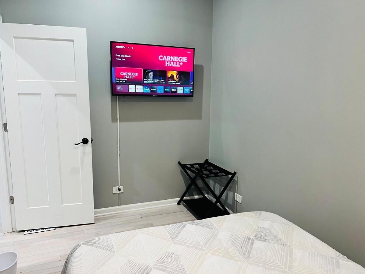 Apartment Modern 4br-3ba Near Public Transit And Wfh