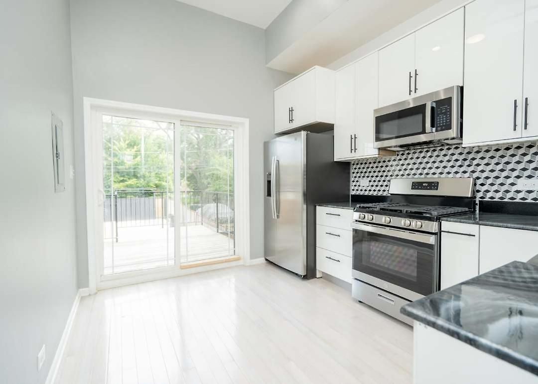 Modern 4br-3ba Near Public Transit And Wfh Chicago