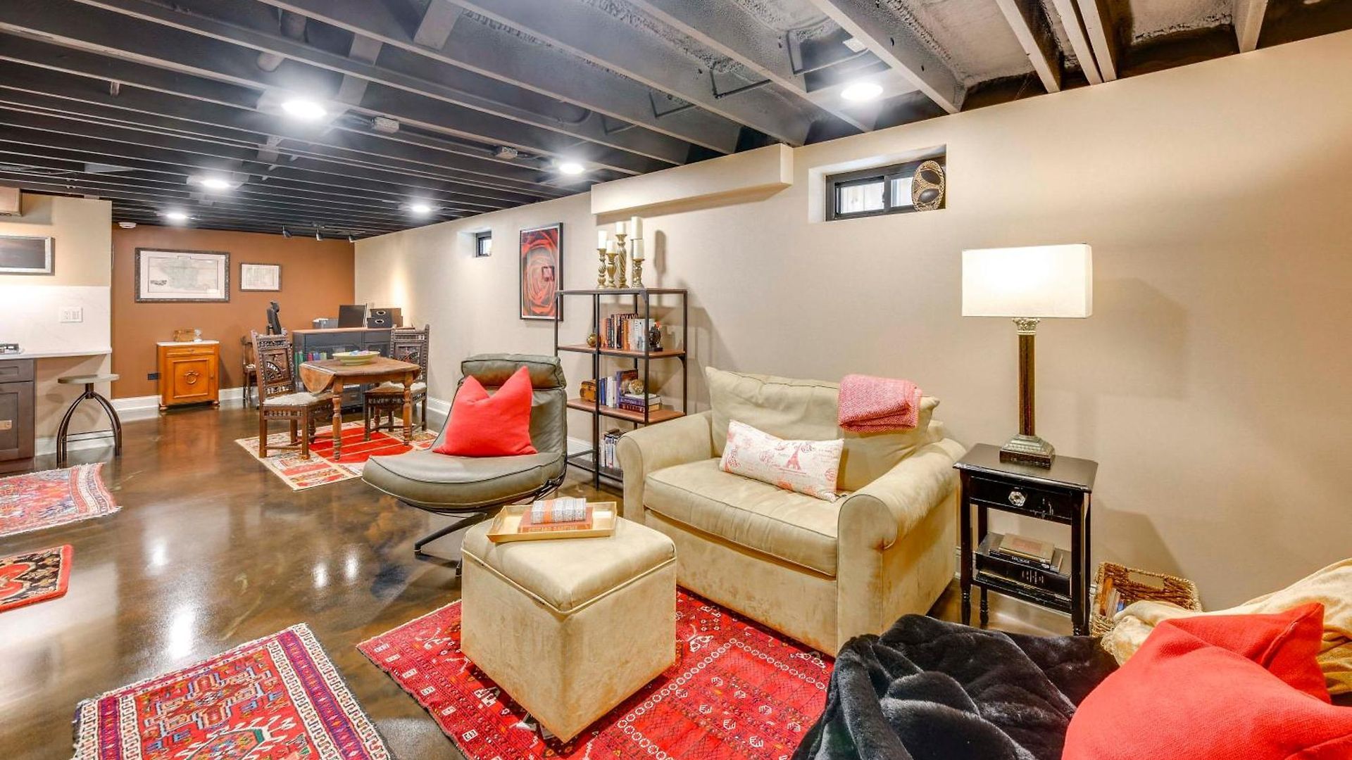 Cozy Retreat Near Wrigley & Universities *