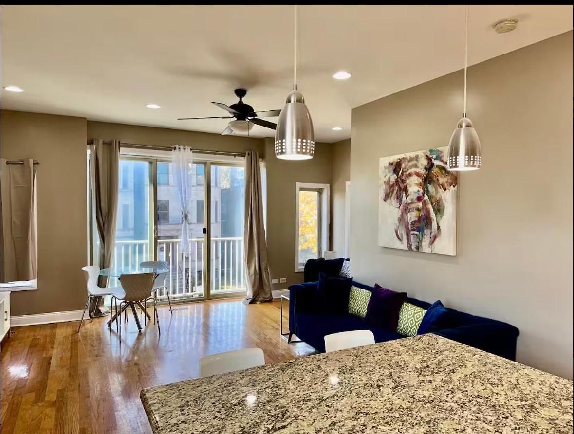 Apartment 2br2b Of Chicago, Hyde Park, Woodlawn,