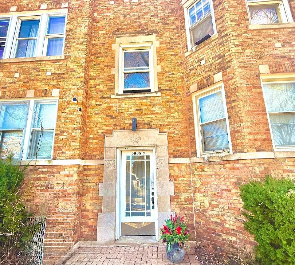 Modern 1br Near Midway - Cta Train - Golf Nearby Apartment *
