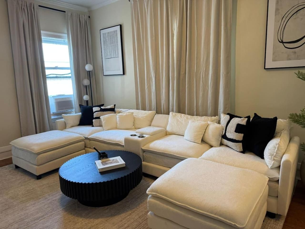 Walk To The • Private Office • 5br Apartment Chicago