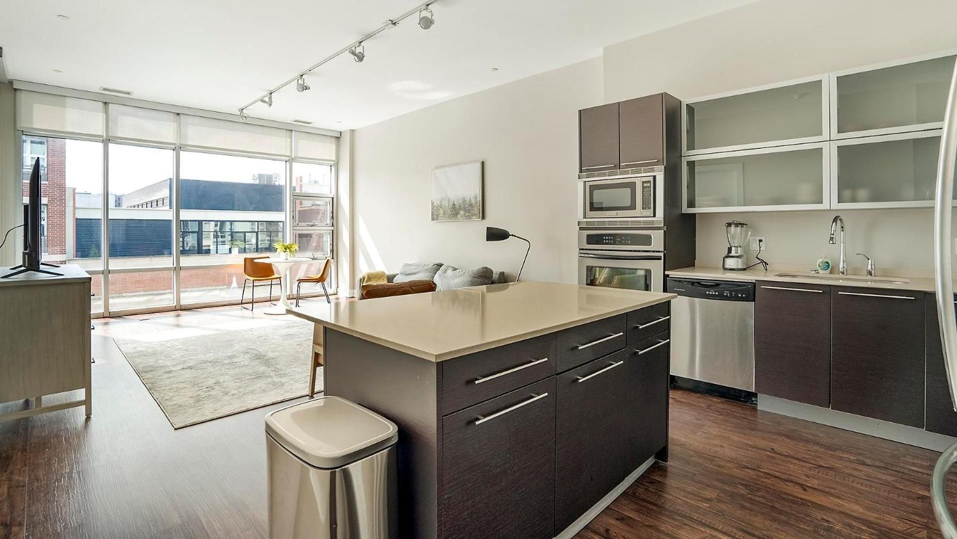 Landing Stylish 2bd Gym Rooftop Lounge Chicago