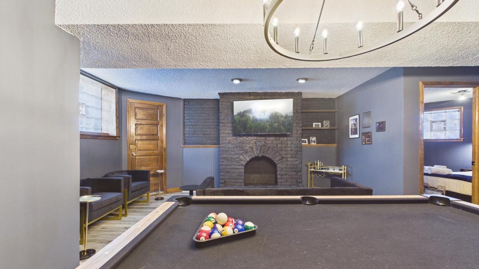The Dakin Estate 4br Art Deco Speakeasy Duplex Apartment Chicago