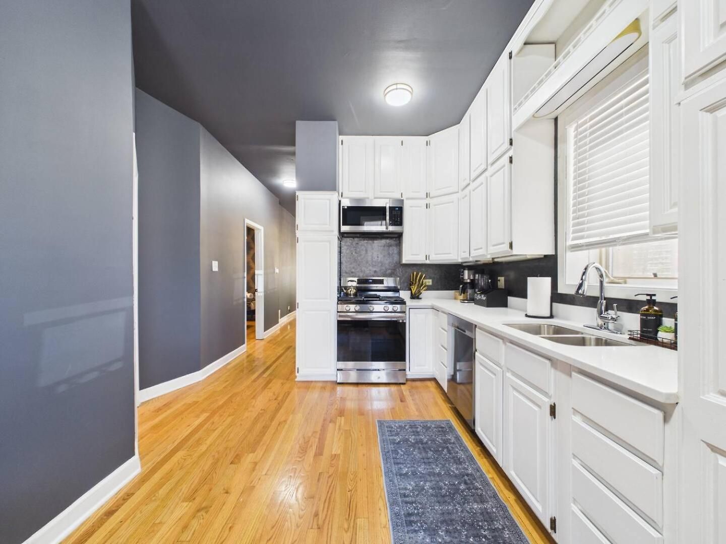 Wrigley Luxe 3br Free Parking