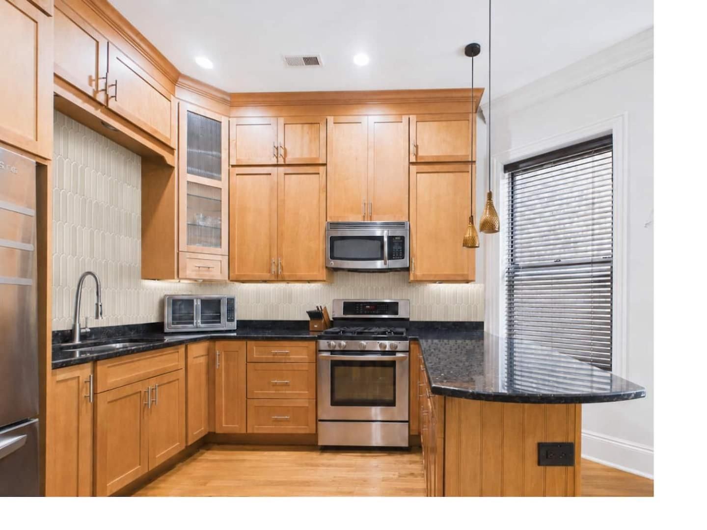 Spacious 3br Near Hyde Park Garage Pets Apartment
