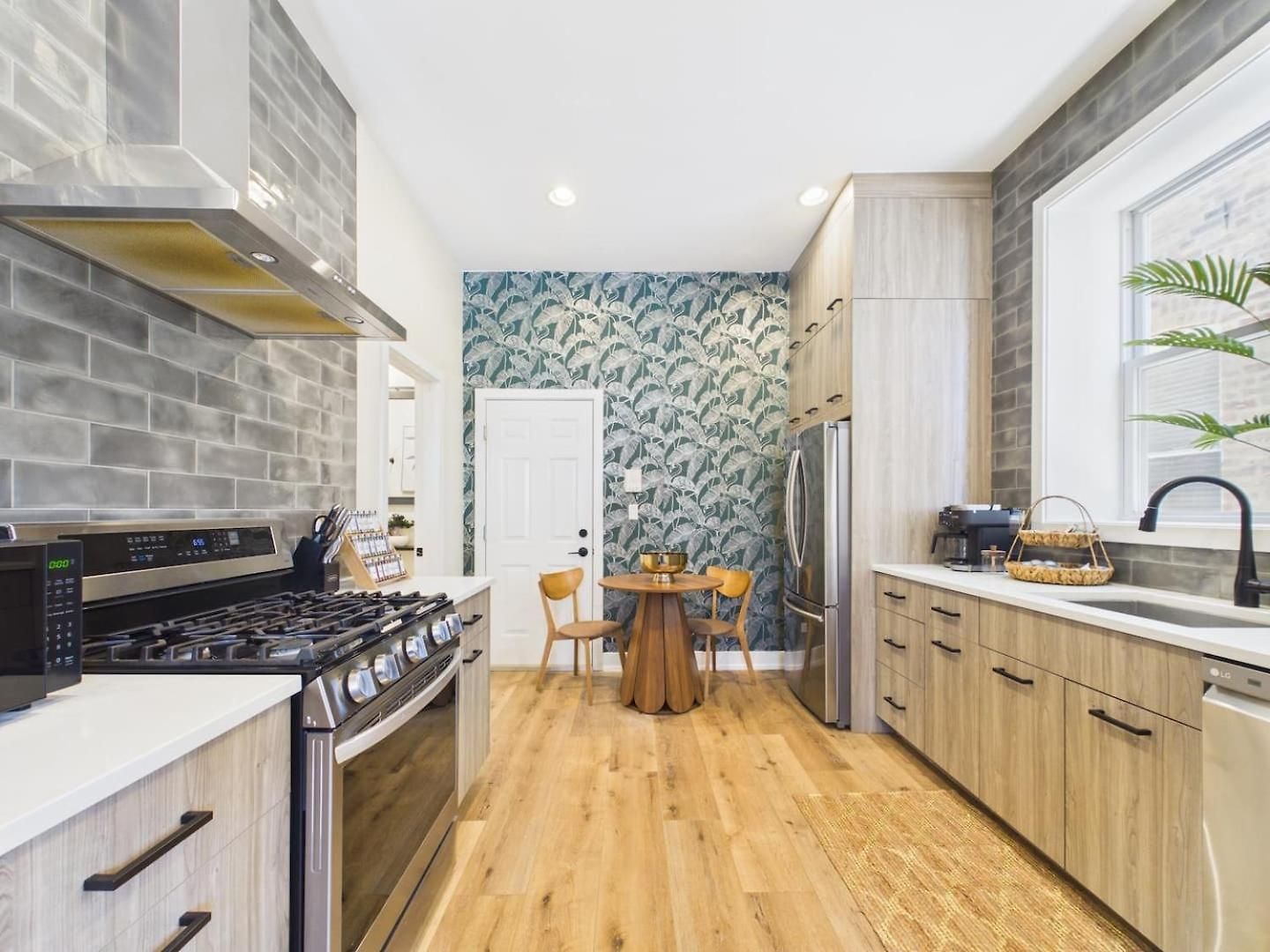 Modern Zen Retreat Mins From Downtown *