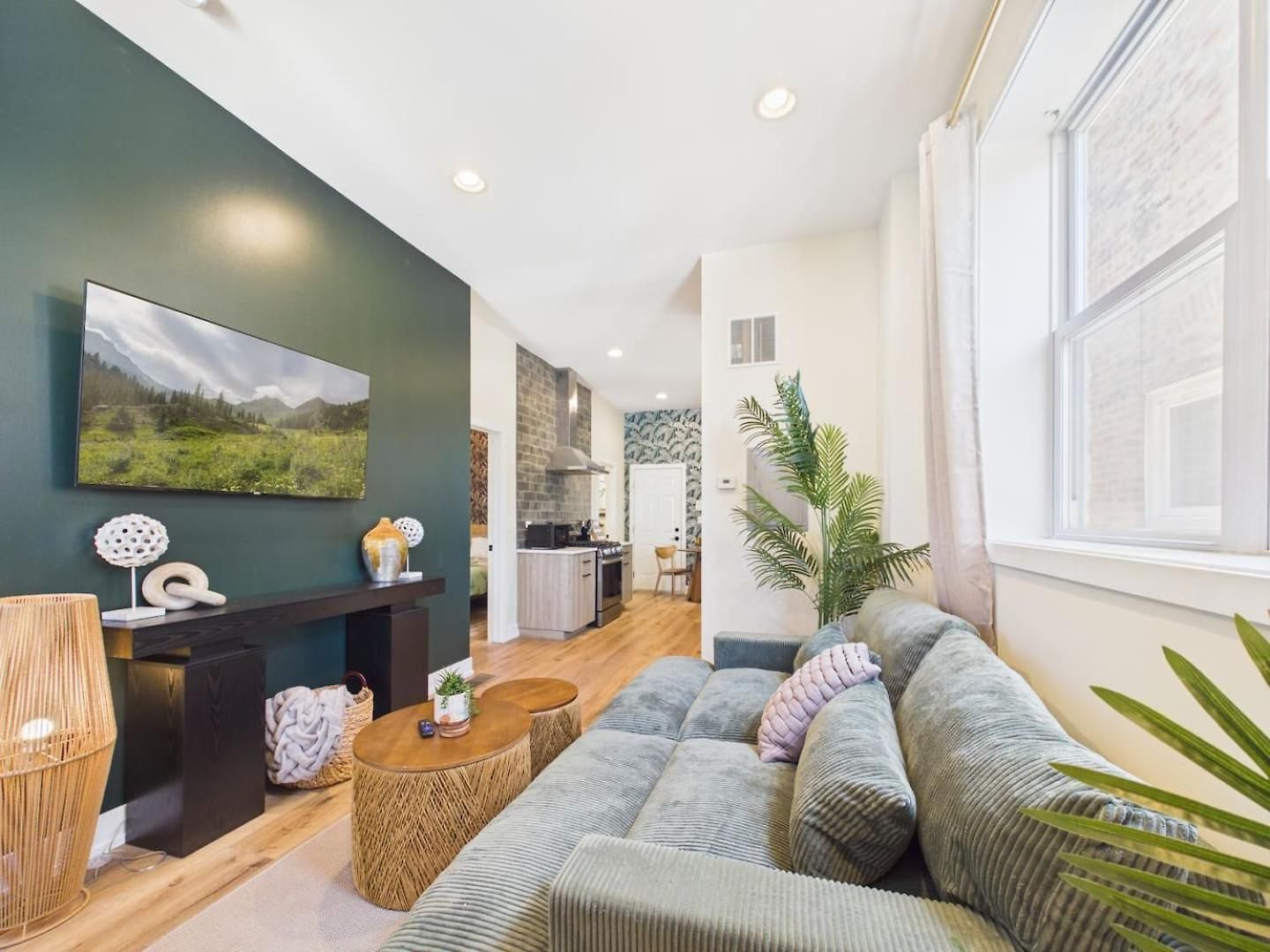 Modern Zen Retreat Mins From Downtown