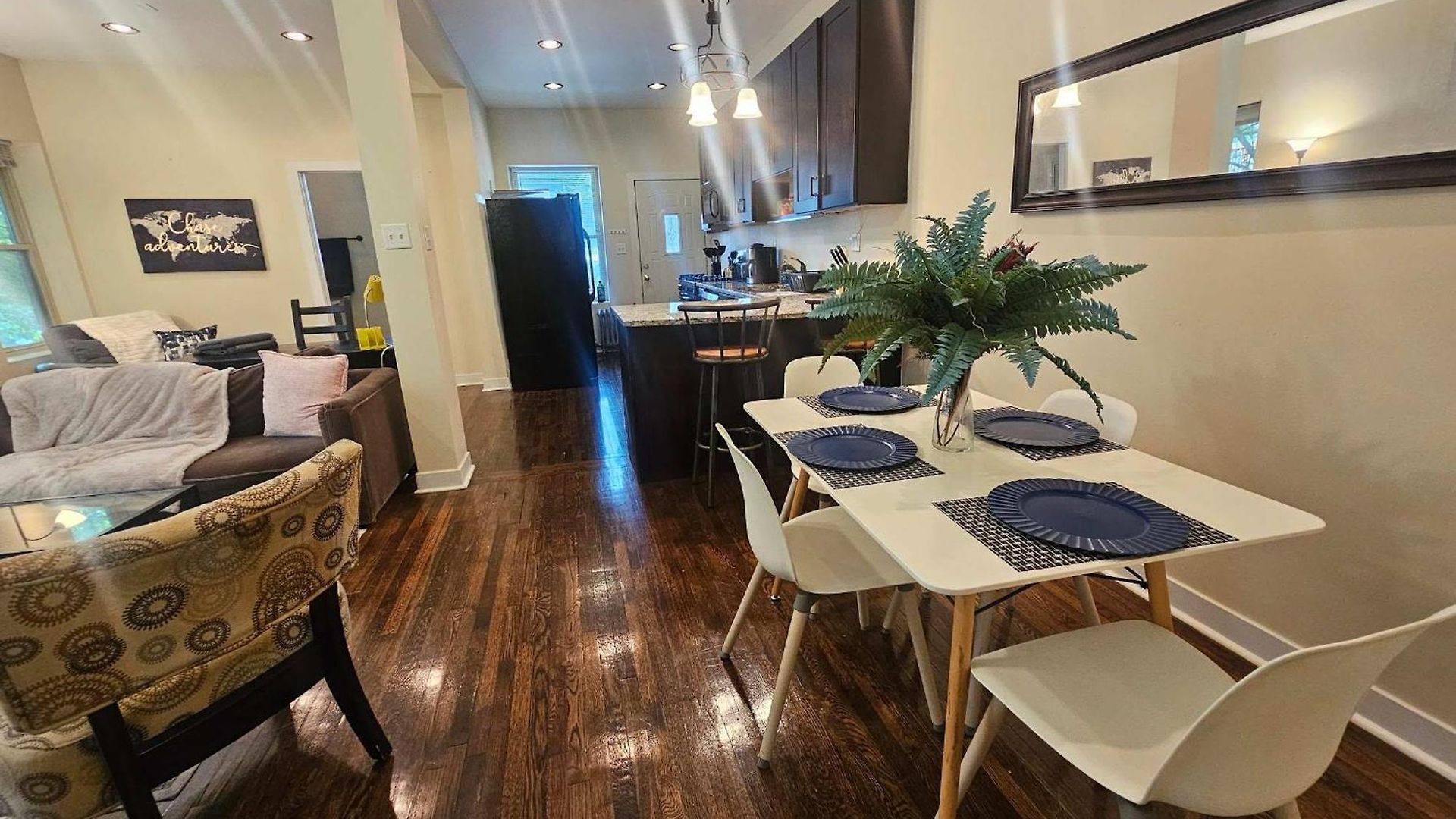 Apartment 2 Bedroom Unit In Uptown *