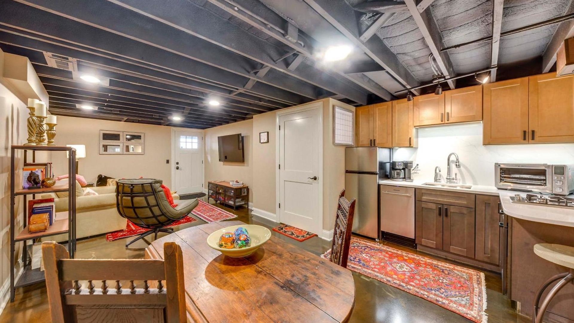 Cozy Retreat Near Wrigley & Universities Chicago