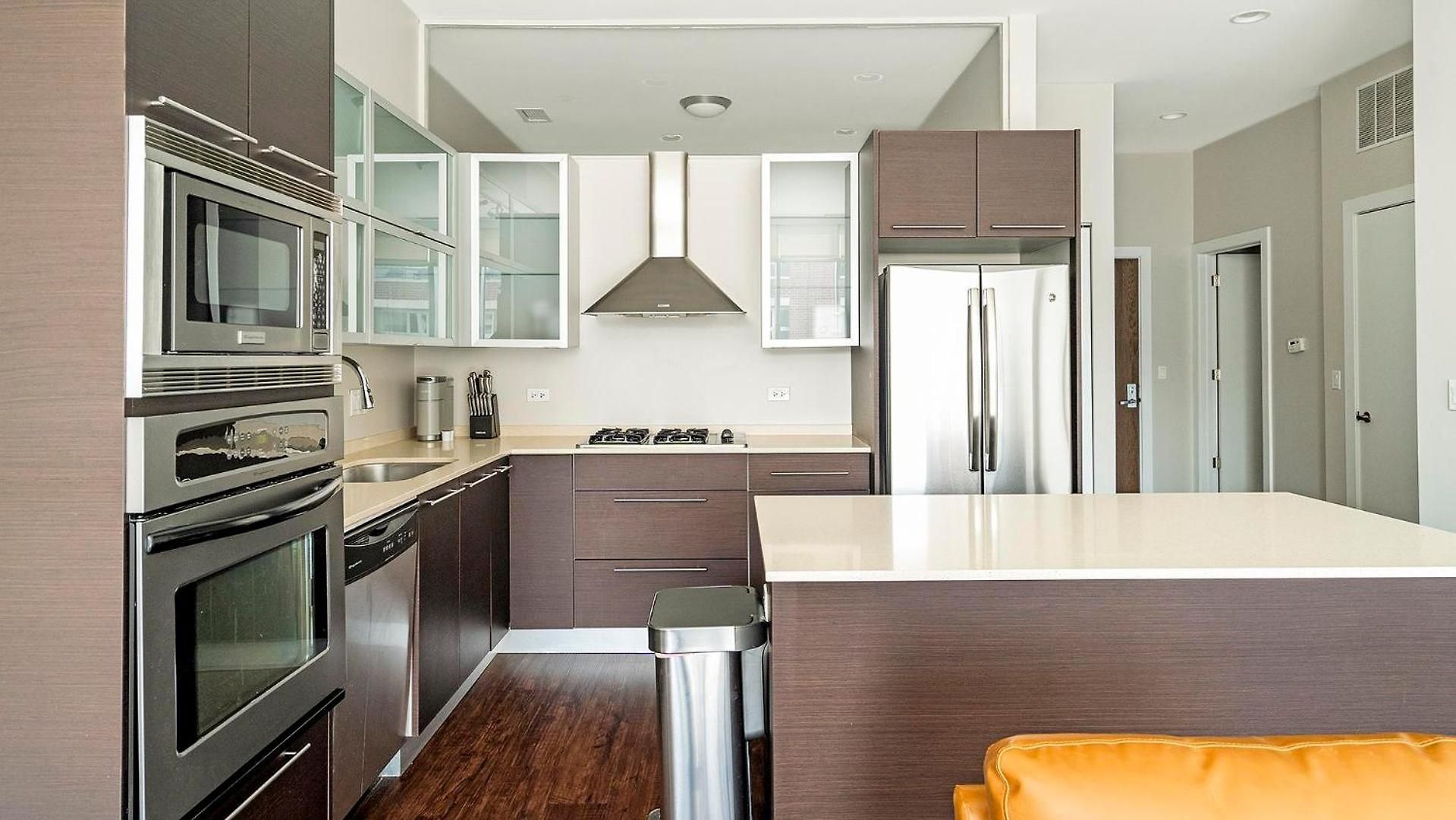 Landing Stylish 2bd Gym Rooftop Lounge * Chicago