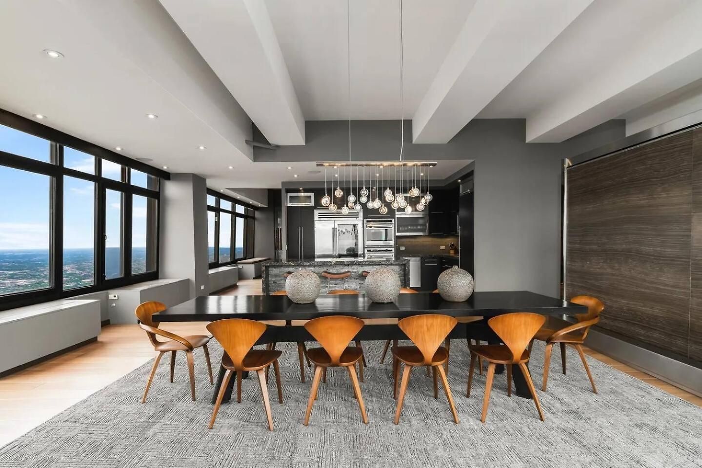 Expansive Views Of Michigan Apartment *