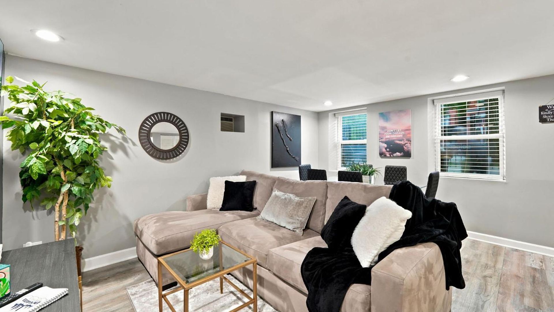 Apartment River West Retreat 2 Bedroom Garden Unit *