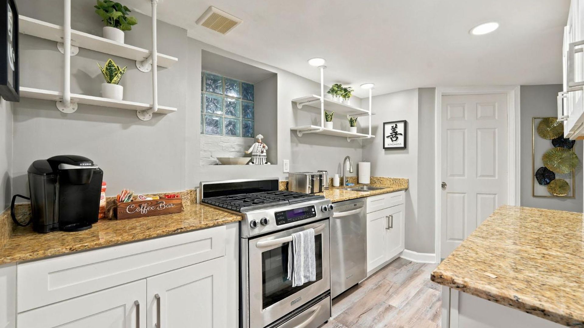 Apartment River West Retreat 2 Bedroom Garden Unit *